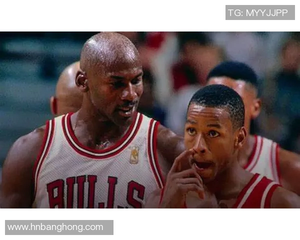 艾弗森与乔丹经典对决瞬间回顾，篮球传奇的巅峰对决之美